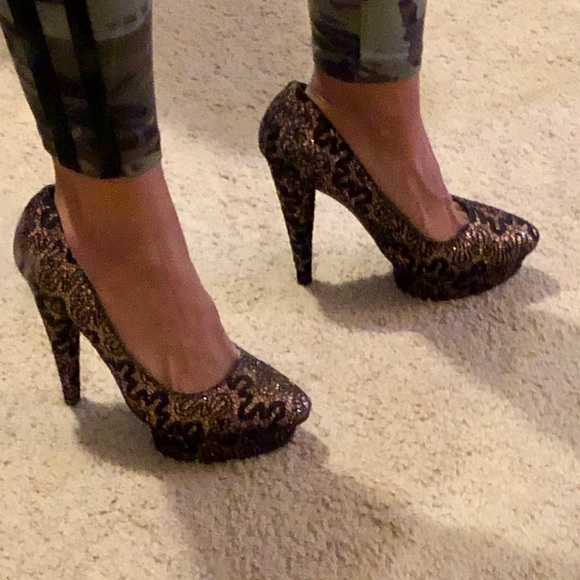 Colin Stuart (Victoria’s Secret) Heels - Picture 1 of 8